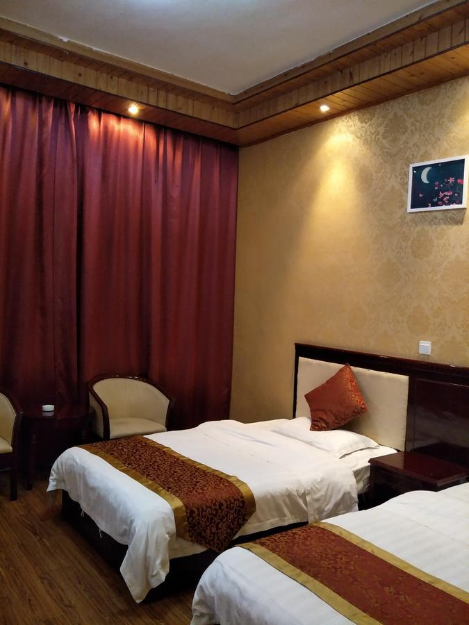 Emeishan Moon Bay Hotel Eksteriør billede