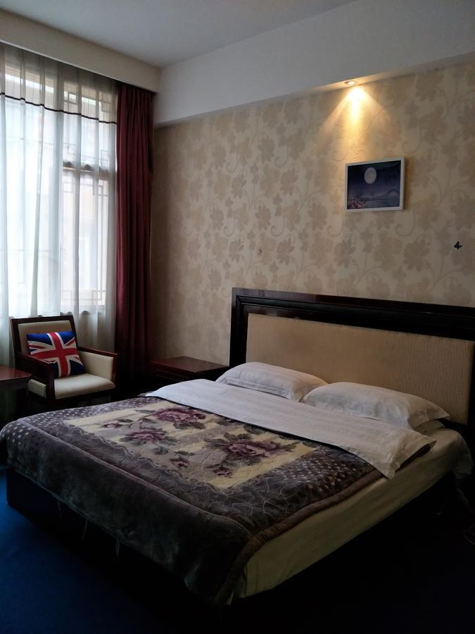 Emeishan Moon Bay Hotel Eksteriør billede